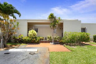 2538 Boundbrook Dr S