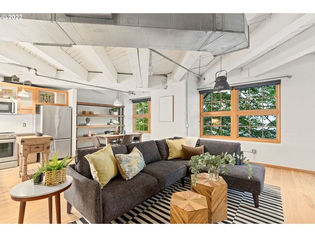 1420 NW Lovejoy St in Portland, OR - Foto de edificio - Building Photo