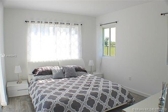 315 S Shore Dr-Unit -4 in Miami Beach, FL - Building Photo - Building Photo