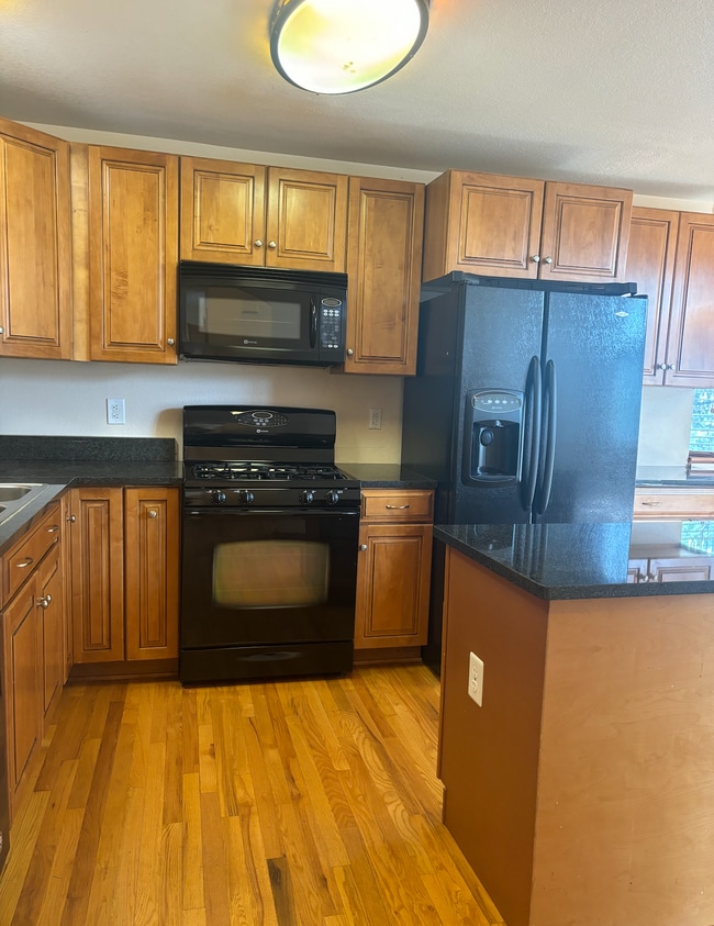 3428 E 106th Ct in Northglenn, CO - Foto de edificio - Building Photo