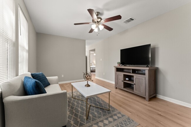 2245 Bayou Rd in New Orleans, LA - Building Photo - Building Photo