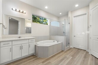 2709 Hardy St in Houston, TX - Building Photo - Building Photo