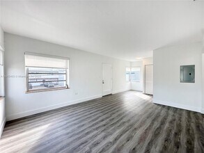 1920 Biarritz Dr in Miami Beach, FL - Building Photo - Building Photo