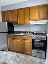 117 W 3rd Ave in Roselle, NJ - Building Photo - Building Photo