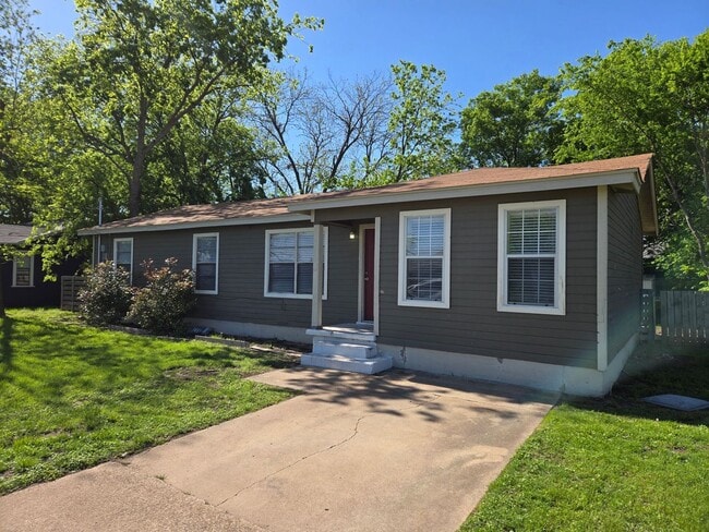 property at 208 W Anderson Ave