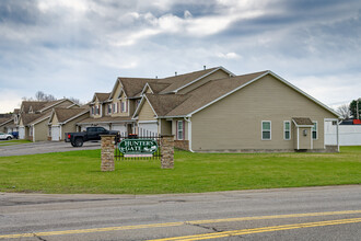 Hunters Gate Townhomes in Rochester, NY - Building Photo - Primary Photo