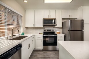 Stone Arbor Apartments in Oceanside, CA - Building Photo