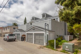 5228 Cass St in San Diego, CA - Building Photo