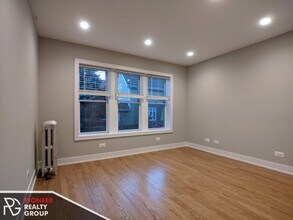1919 W Winona St, Unit #1 in Chicago, IL - Building Photo - Building Photo