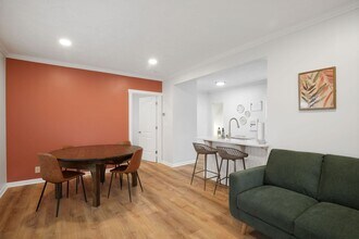6468 Woolworth Ave in Omaha, NE - Building Photo - Building Photo