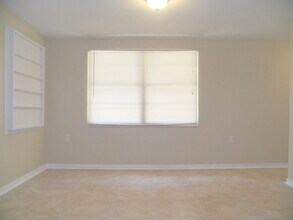 5541 24th St in Zephyrhills, FL - Building Photo - Building Photo