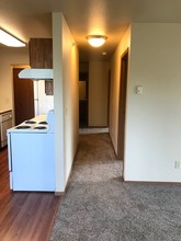 Woodbury Apartments in Fargo, ND - Building Photo - Building Photo