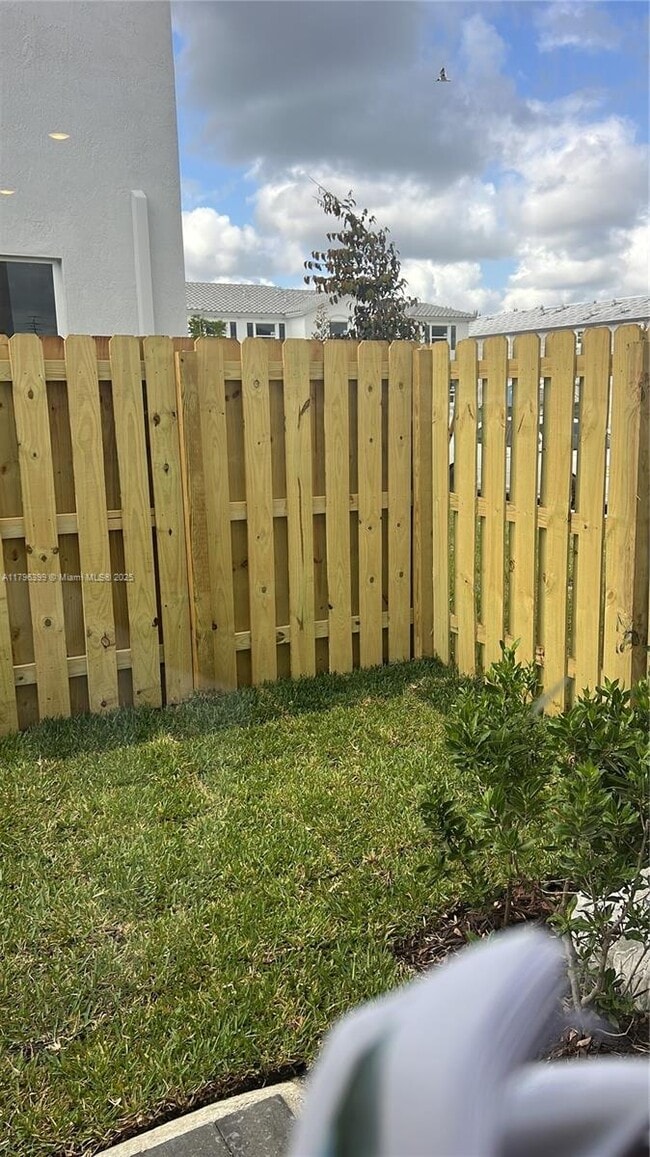 1161 SE 1st St in Florida City, FL - Building Photo - Building Photo
