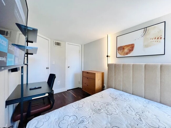 Furnished room/NOT APARTMENT in Brooklyn, NY - Foto de edificio - Building Photo
