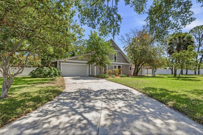1591 Mac Charles Ct in Dunedin, FL - Building Photo - Building Photo