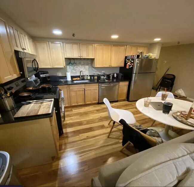25 Saint Stephen St, Unit B-2 in Boston, MA - Foto de edificio - Building Photo