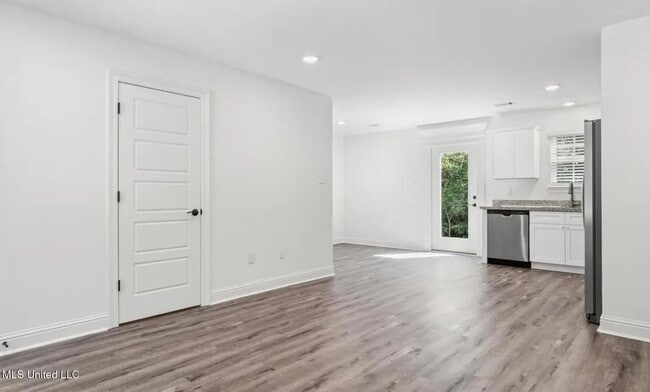 913 Motsie Rd in Biloxi, MS - Foto de edificio - Building Photo