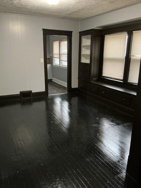 property at 13821 Othello Ave