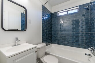 1161 Poplar in Memphis, TN - Foto de edificio - Interior Photo