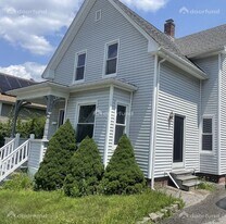 121 Delmont Ave in Worcester, MA - Building Photo