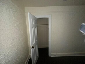 14 Van Cott Ave in Hempstead, NY - Building Photo - Building Photo