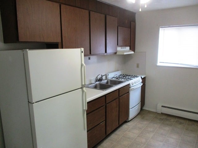 1004 Howard St in Normal, IL - Building Photo - Building Photo