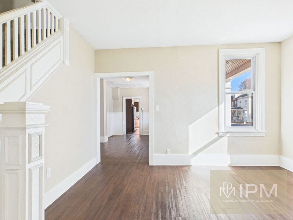 155 S 8th St in Columbia, PA - Building Photo