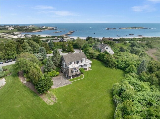 21 Ocean Heights Rd in Newport, RI - Building Photo - Building Photo