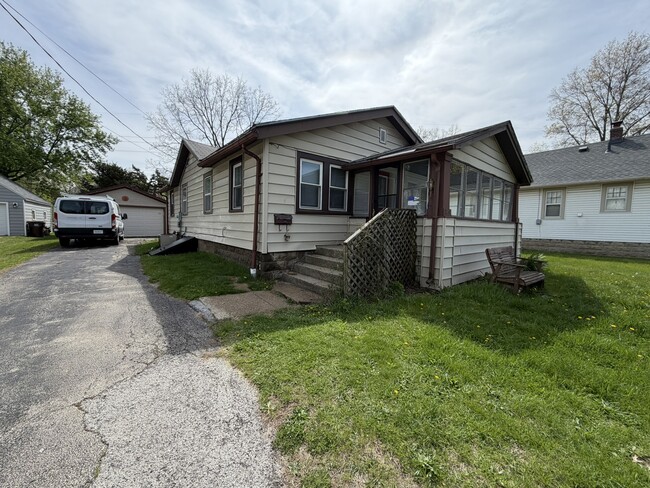 property at 4815 Lexington Blvd