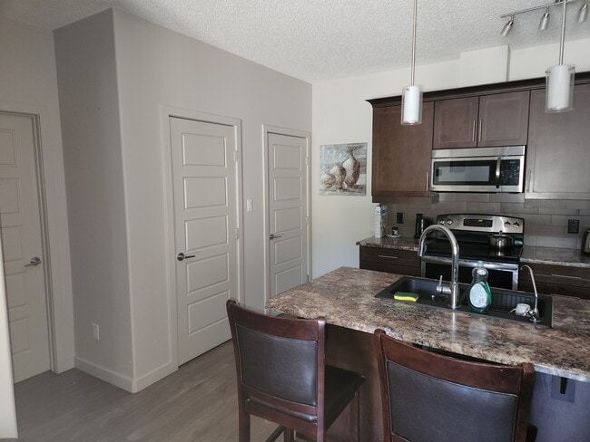 property at 507 Albany Way NW