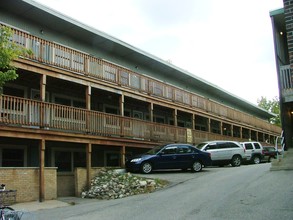 727 E Kingsley St in Ann Arbor, MI - Foto de edificio - Building Photo