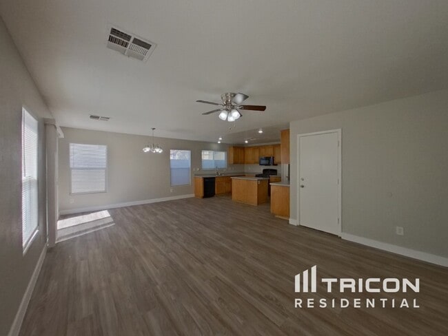 1251 Golden Apple St in Las Vegas, NV - Building Photo - Building Photo