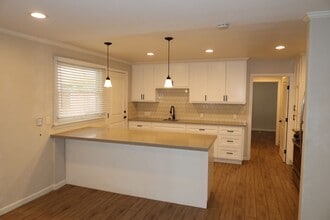 1917 28th St in Sacramento, CA - Building Photo - Building Photo