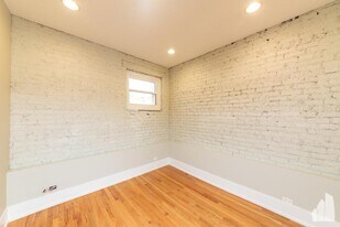 1122 W Addison St in Chicago, IL - Building Photo