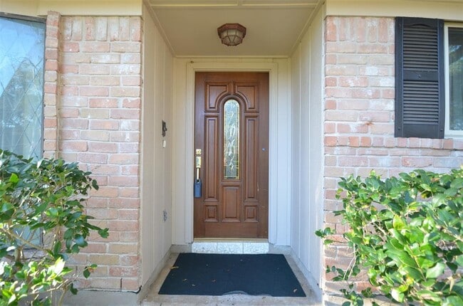 13722 Lynnwood Ln in Sugar Land, TX - Building Photo - Building Photo