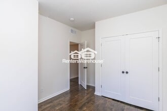 2305 E 37th St in Kansas City, MO - Building Photo - Building Photo