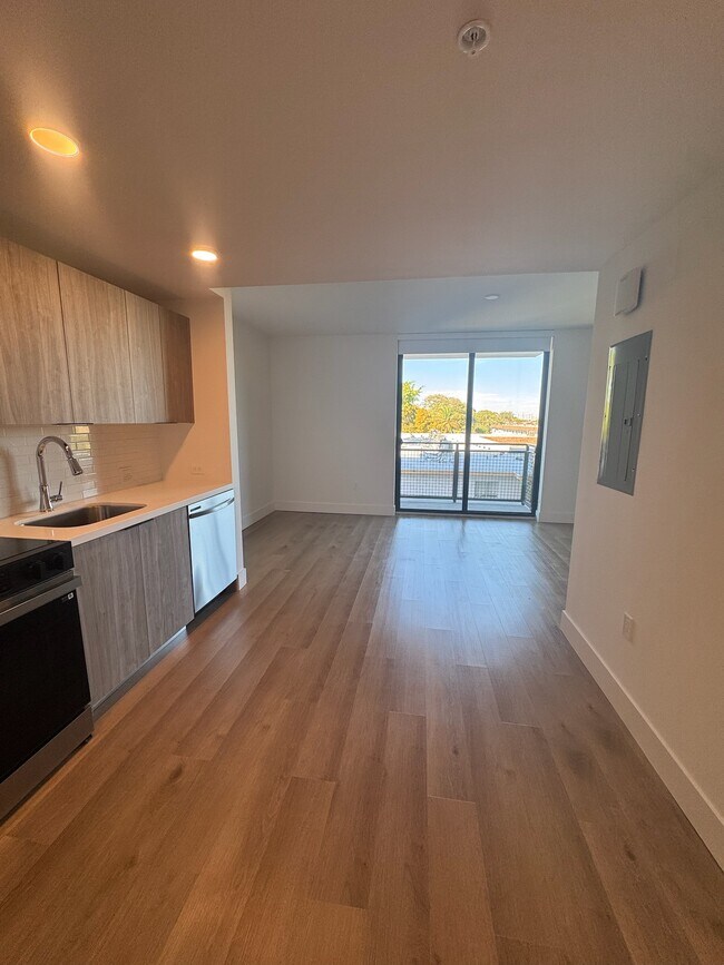 2459 Fillmore St, Unit 2 in Hollywood, FL - Foto de edificio - Building Photo