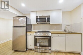 3 Christina Crescent in Toronto, ON - Building Photo - Building Photo