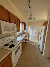 991 W Vía De La Fonda in Green Valley, AZ - Building Photo - Building Photo