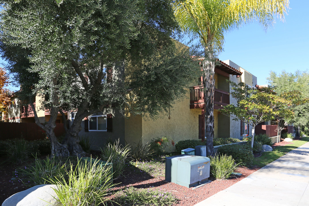 Paseo Del Sol Villas in El Cajon, CA - Building Photo