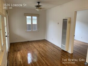 3526 London St in Los Angeles, CA - Building Photo - Building Photo