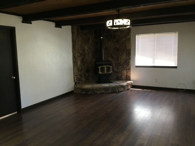 129 Maple Ln in Sugarloaf, CA - Building Photo - Building Photo