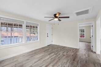 407 Sarah St in San Marcos, TX - Building Photo - Building Photo