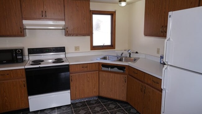1206 Spring St, Unit 1206 in Black Earth, WI - Building Photo - Building Photo