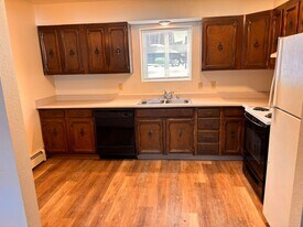 1916 Beaver Pl in Anchorage, AK - Building Photo