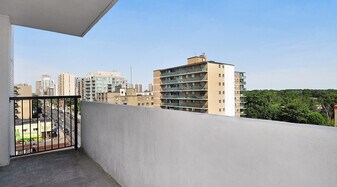 411 Eglinton Ave E in Toronto, ON - Building Photo