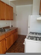 1361 W Estes Ave in Chicago, IL - Building Photo - Building Photo