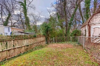 431 Caledonia Ave in Halethorpe, MD - Building Photo - Building Photo