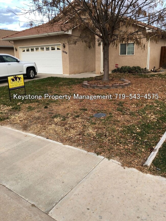 1004 Cherrycrest Dr in Pueblo, CO - Building Photo - Building Photo