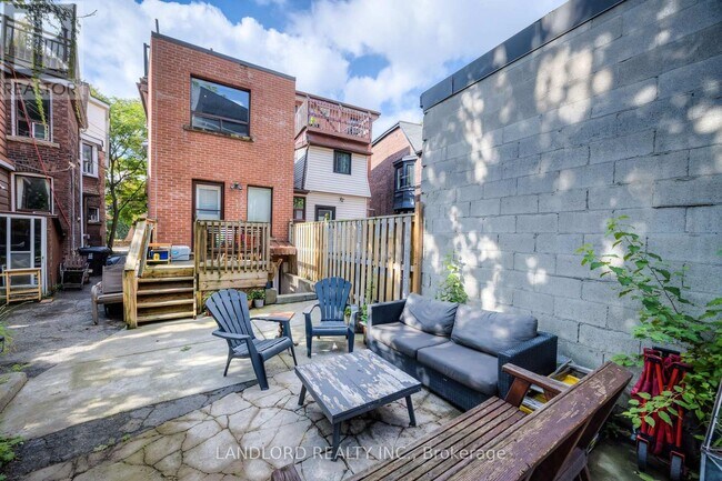 22 Rusholme Park Crescent in Toronto, ON - Building Photo - Building Photo